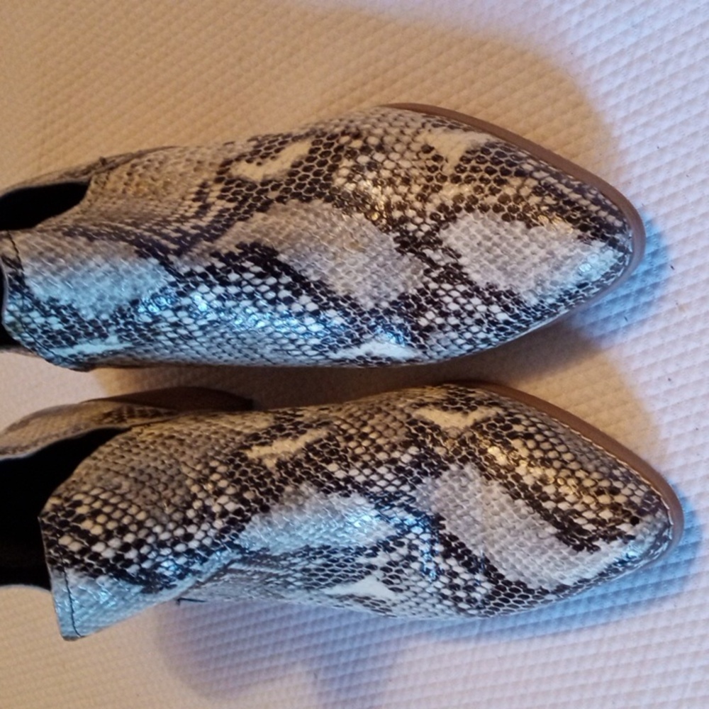 Blondo Ankle Boots 8 - Picture 2 of 8